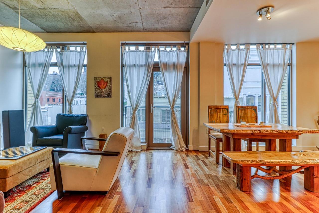 ホテル Oak Street Lofts フッド・リバー エクステリア 写真