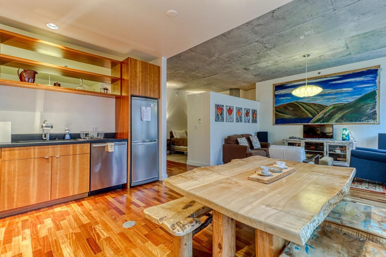 ホテル Oak Street Lofts フッド・リバー エクステリア 写真