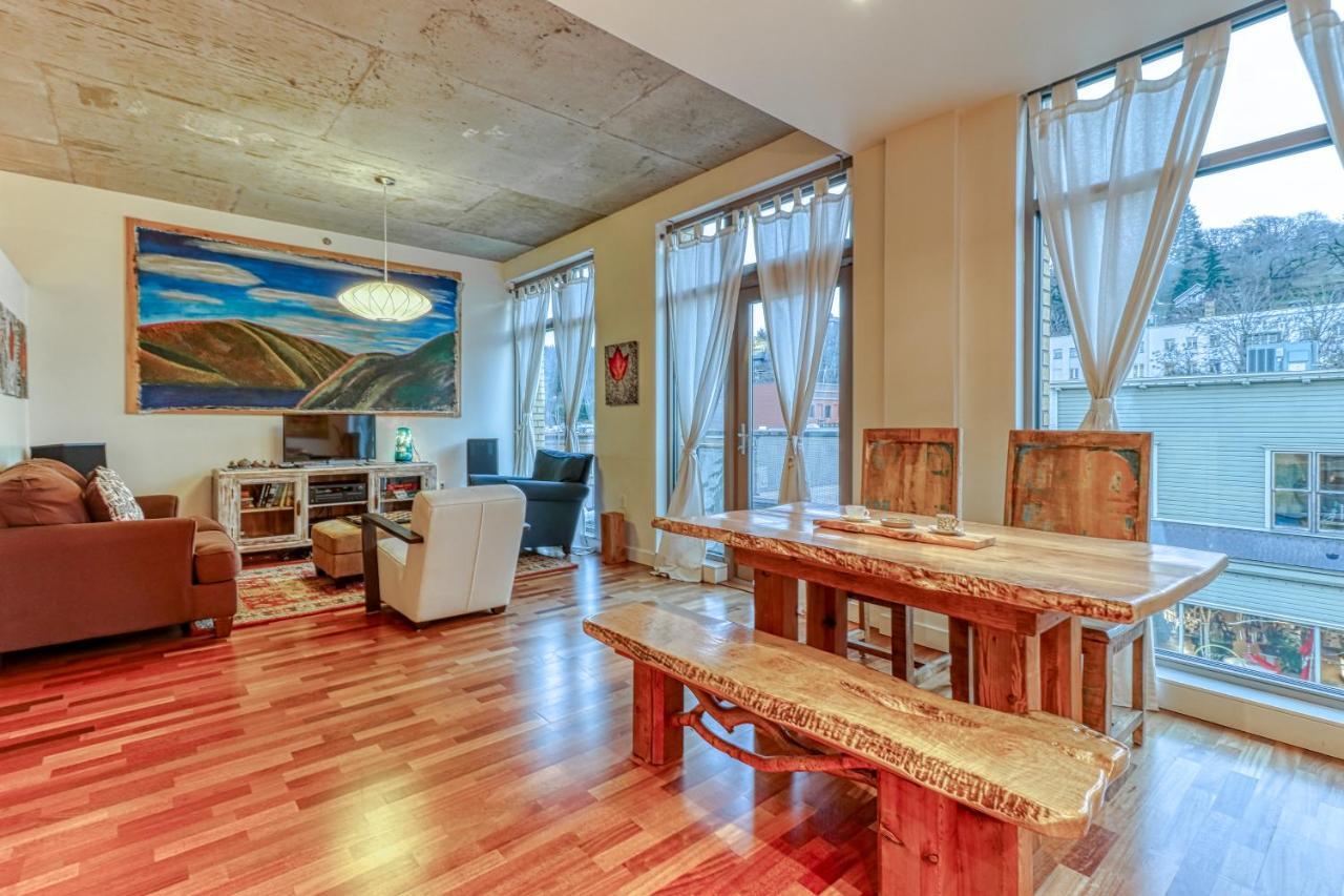 ホテル Oak Street Lofts フッド・リバー エクステリア 写真